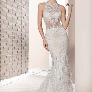 Demetrios Wedding Gown style 711 never altered NWT sz 12 designer feathers lace